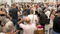 Thomas Cook clients stranded en mass