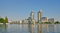 LONDON LOSES TRADING STATUS TO AMSTERDAM