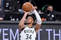 Suns aim to eclipse the Bucks