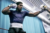 Joshua faces unbeaten Usyk next