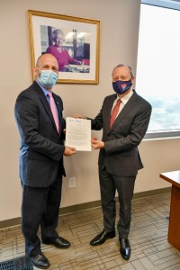 PAHO/WHO Strengthens Relationship with the Cayman Islands