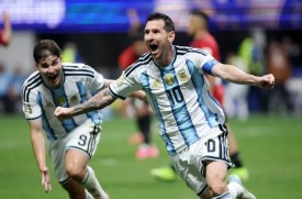 Messi does it the hard way again