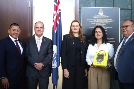 Community partnership delivers life-saving AED to Parliament