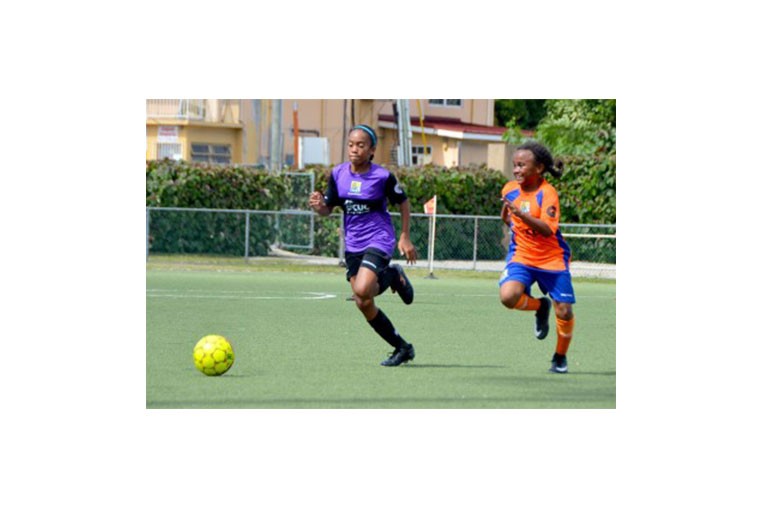 Primary School Girls kick-off 2019 season