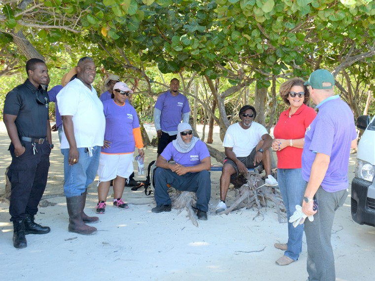 Inmates Clean Up