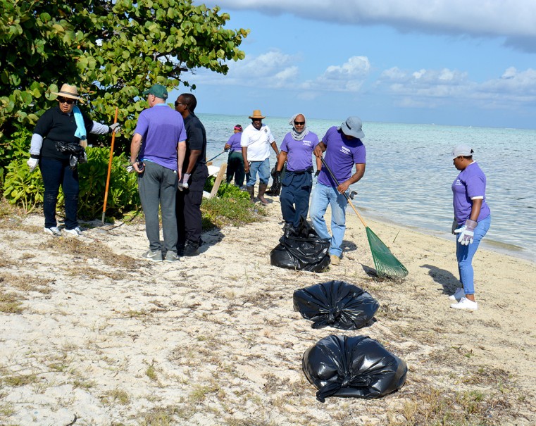 Inmates Clean Up