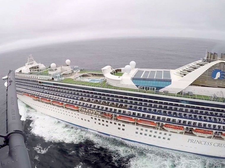 Canadians steer clear of cruise ships over virus