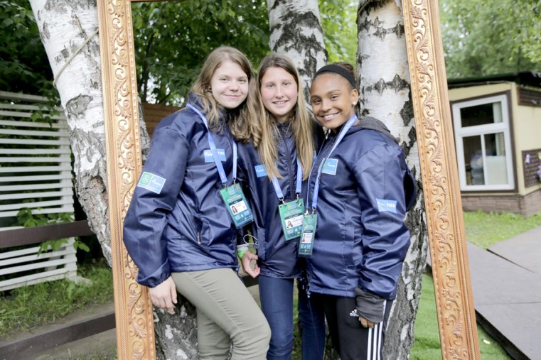 Young Caymanian promotes global “good news”