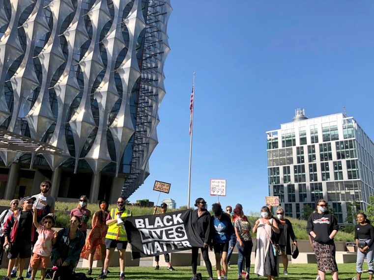 UK protestors at the US Embassy