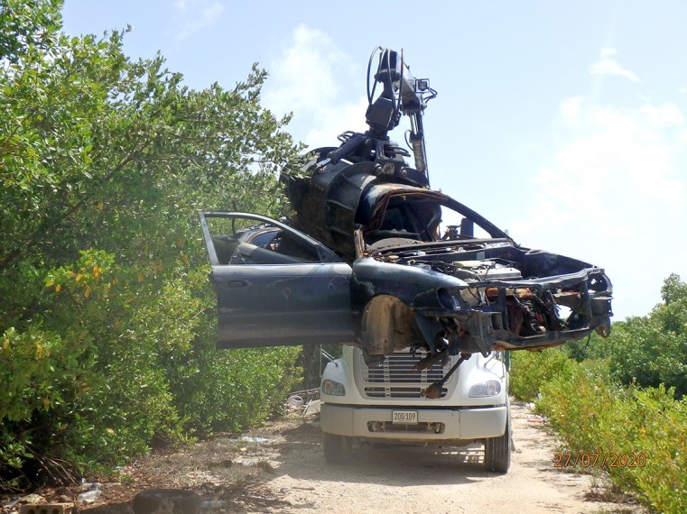 DEH Continues to Remove Derelict Vehicles after Lockdown