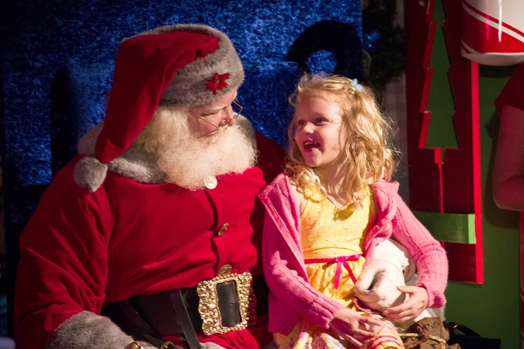 Families can enjoy a free photo session with Santa every Saturday afternoon from 5 to 19 December in Camana Bay