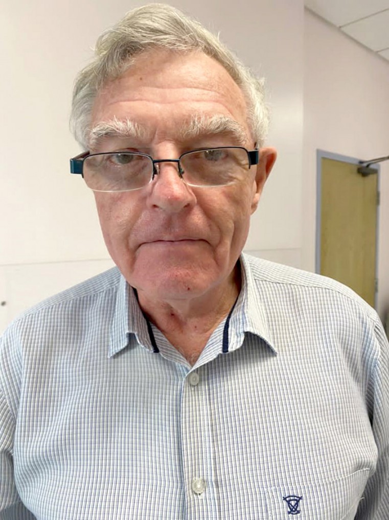 Dr Chris Bromley