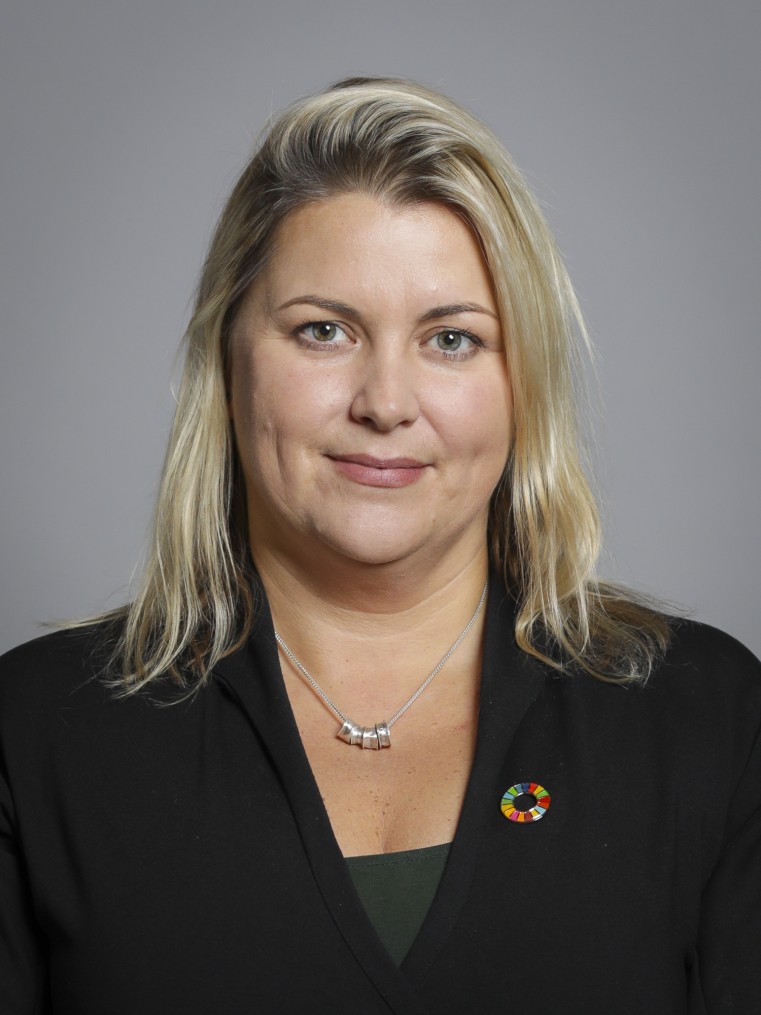 UK OTs MINISTER QUITS OVER AID BUDGET CUT