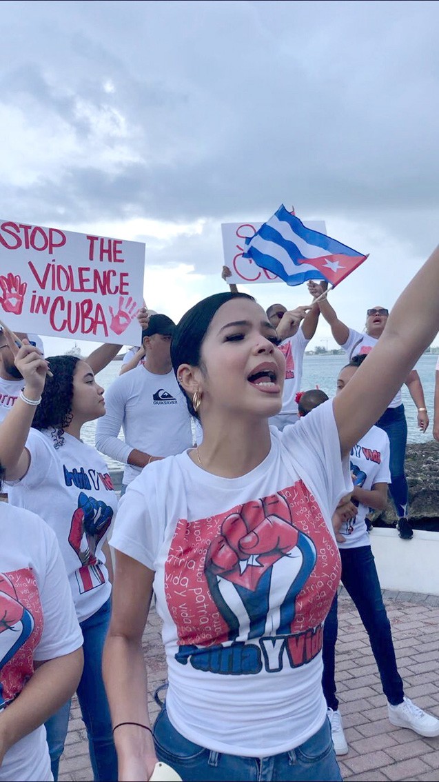 Cubans Protest on GT Waterfront