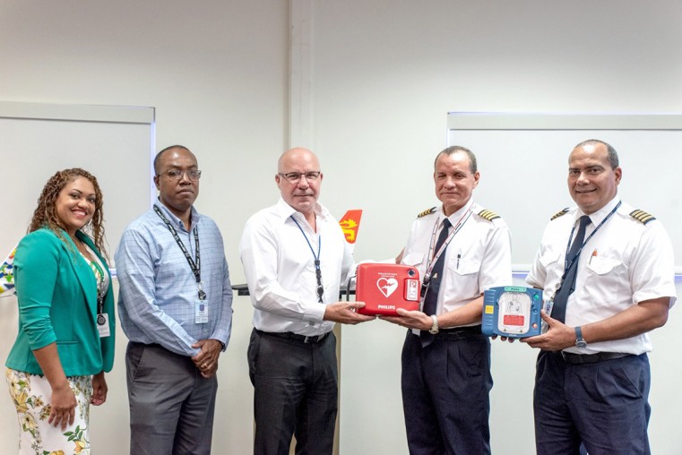 Cayman Airline Pilots’ Association donates defibrillators for the Cayman Airways B737-8 fleet
