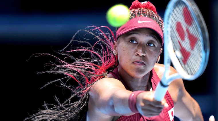 Osaka bounces back – and talks to media