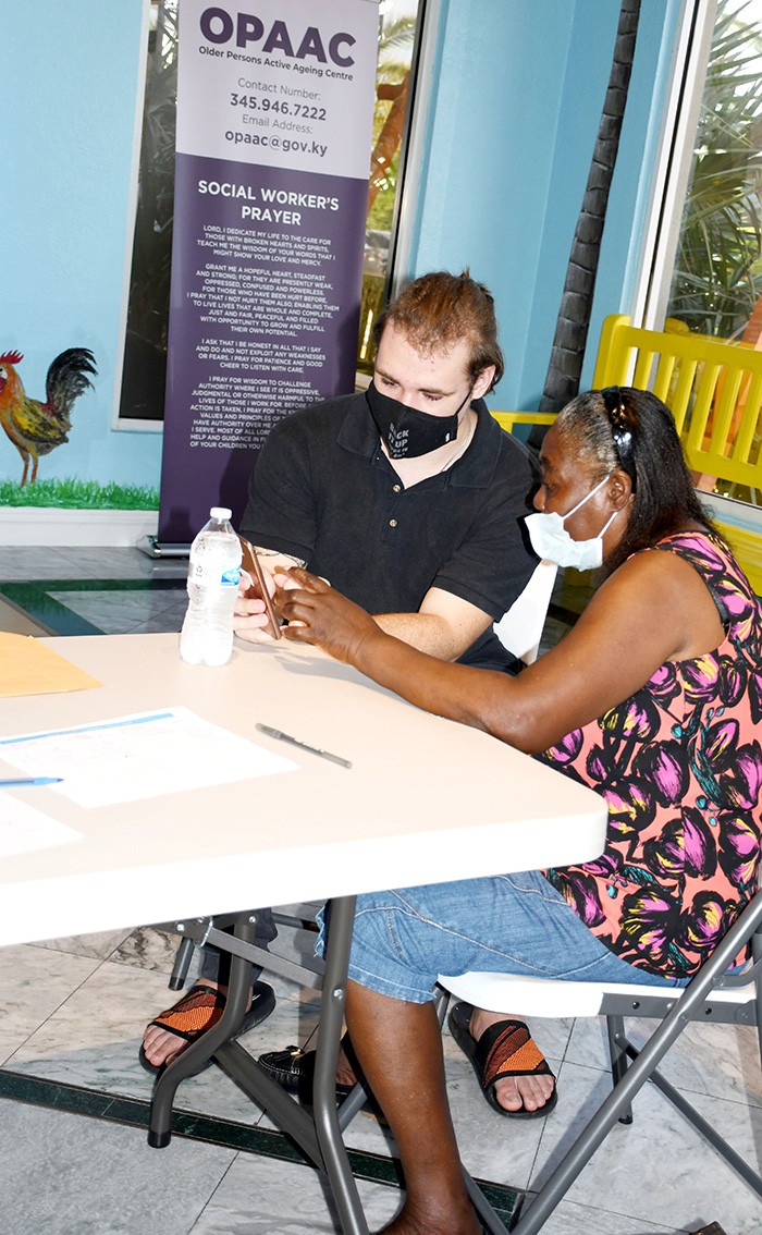 Help for the elderly to get social media savvy