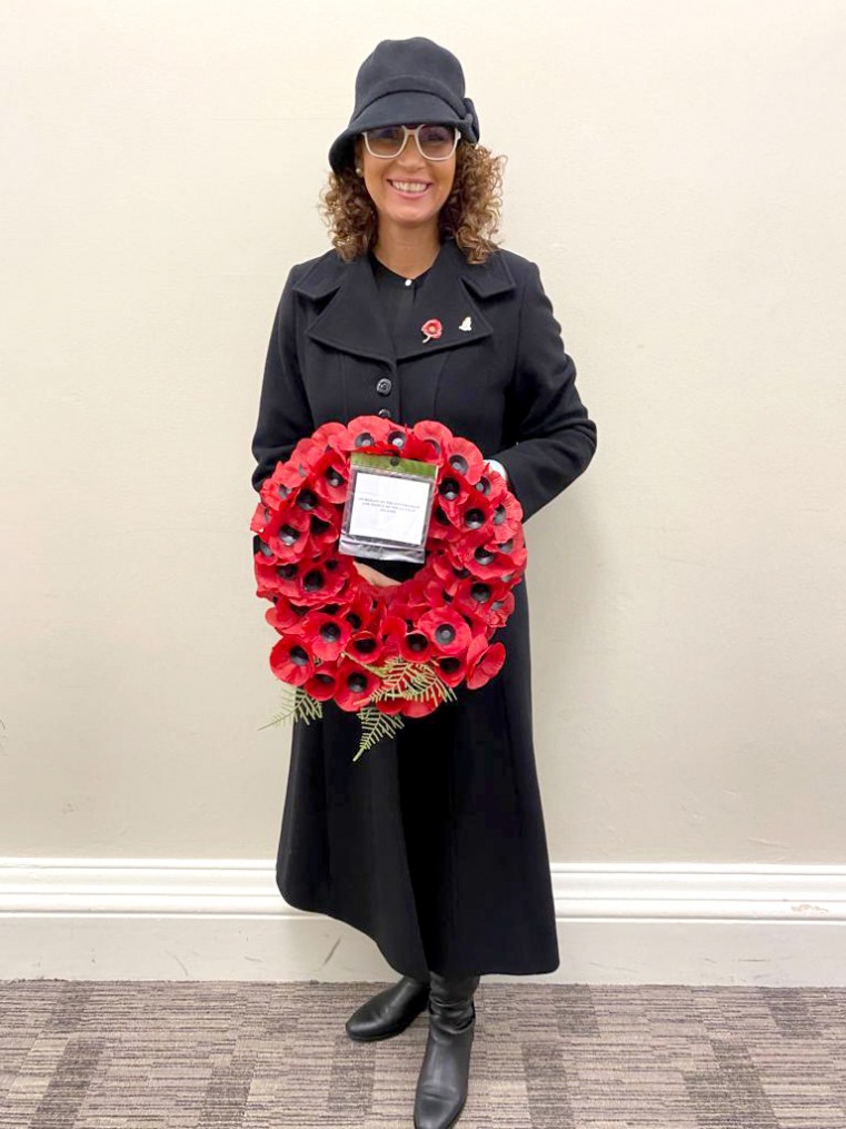 Cayman rep lays wreath at the Cenotaph