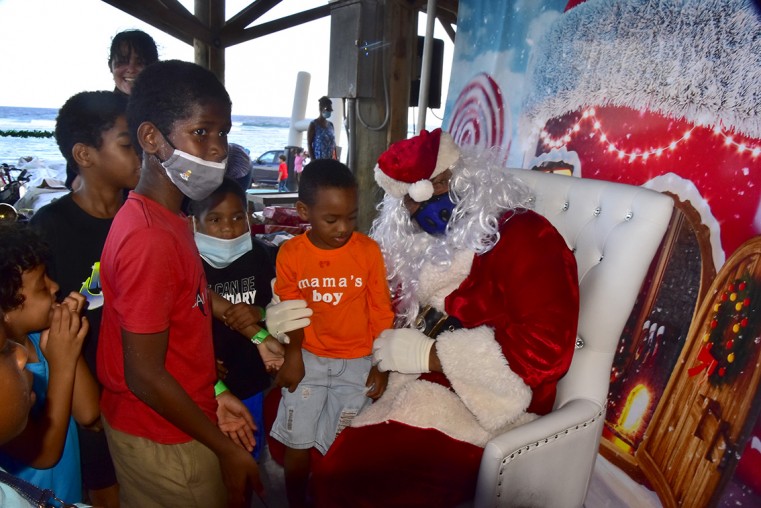 Santa comes to Bodden Town