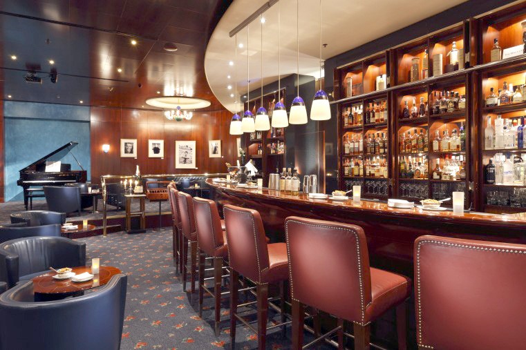 Liquor Licensing Board Extends Bar and Nightclub Hours on Fridays Only