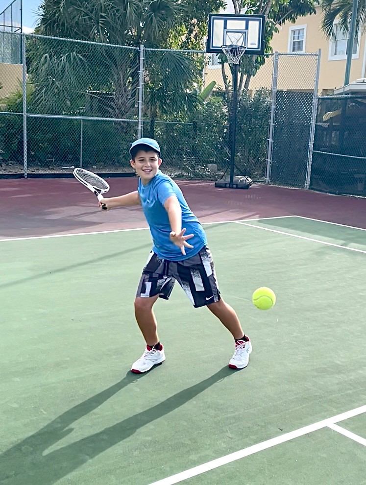 Junior tennis players hit competitive note (slug)