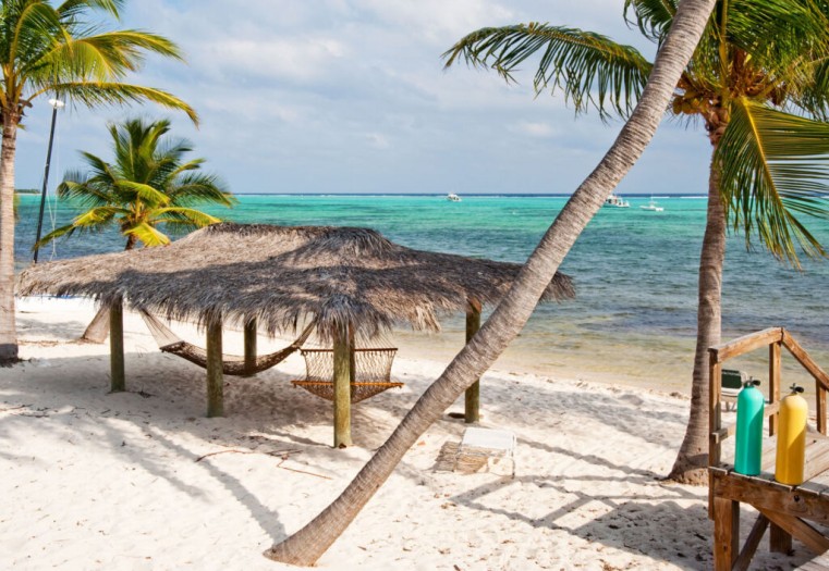 CAYMANIAN TIMES WEEKEND TREAT ON BOBO 89.1FM