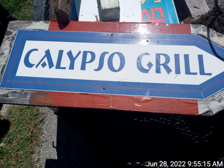 Papagallo sign