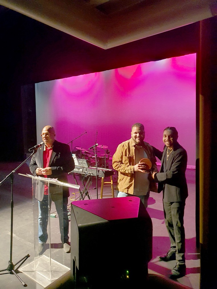 Rico Rolando receives award at the Muzaic Festival Awards Ceremony in 2020