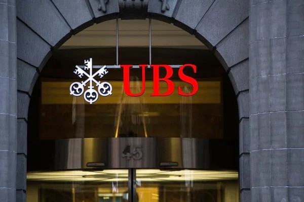 CAYMAN MONITORS GLOBAL BANKING INDUSTRY WOES