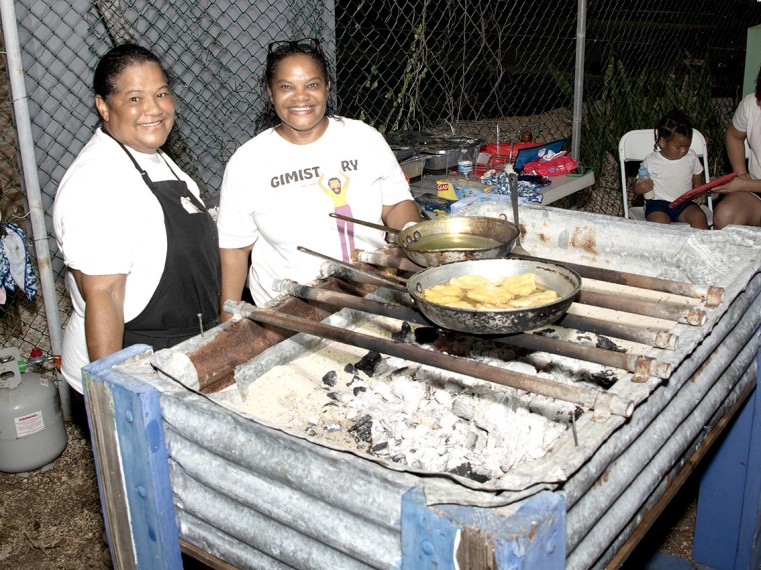 Linda Jackson and daughter, North Side Fry Fish Competitors - Gimistory 2022
