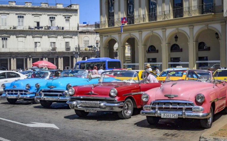Cuba’s magnificent American car taxis needs more trade